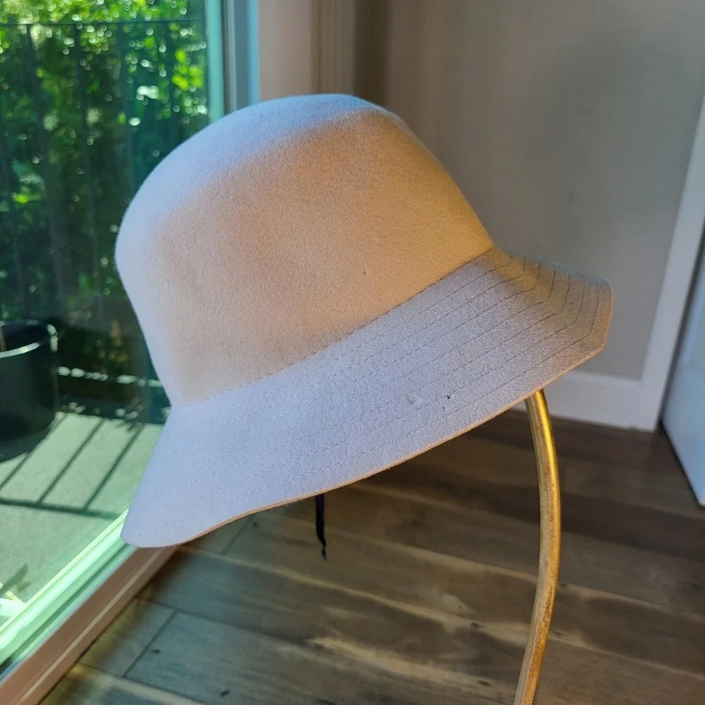 Phenix 100% Wool Bucket Hat Cream Off White Felt One Size Adjustable Brim Hat